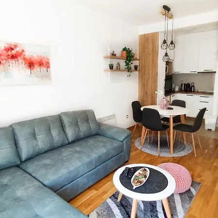 Holiday, Leonardo Vi *