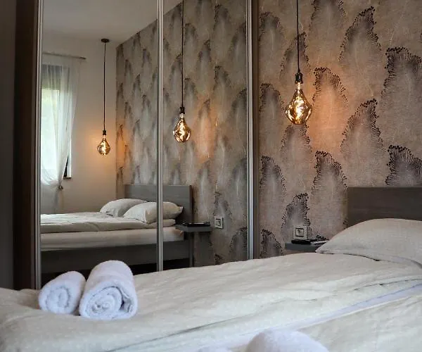 Holiday, Leonardo Vi