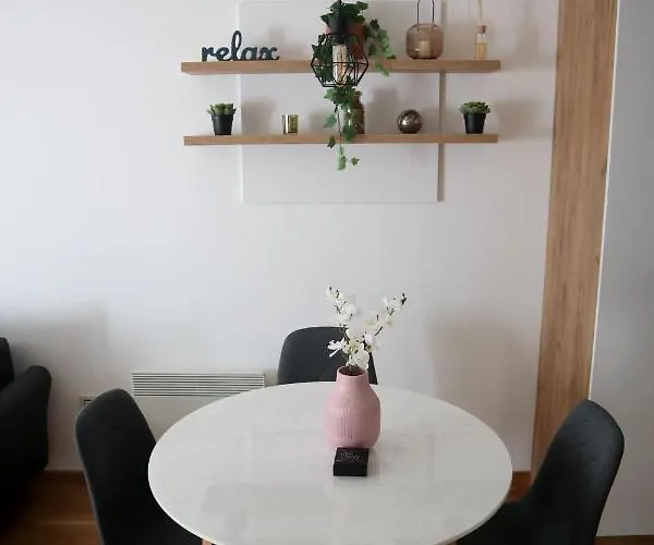 Holiday, Leonardo Vi Zlatibor